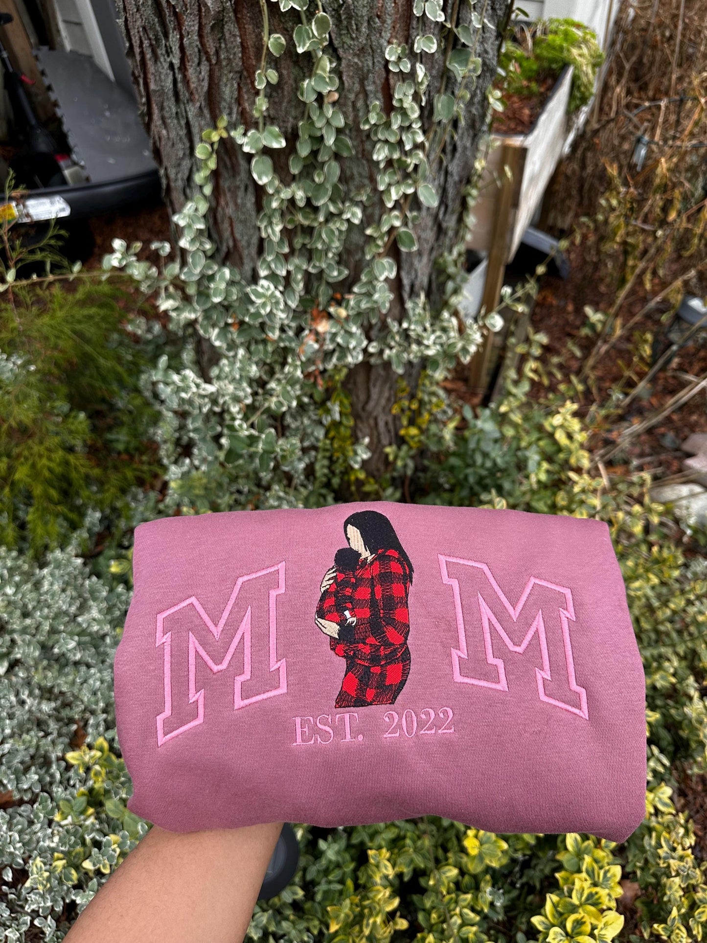 Mom Sweatshirt with Photo, Custom Embroidered Hoodie Mama and Kids Portrait, Mother’s Day, Custom Embroidery Shirt For Mom Mama Mommy